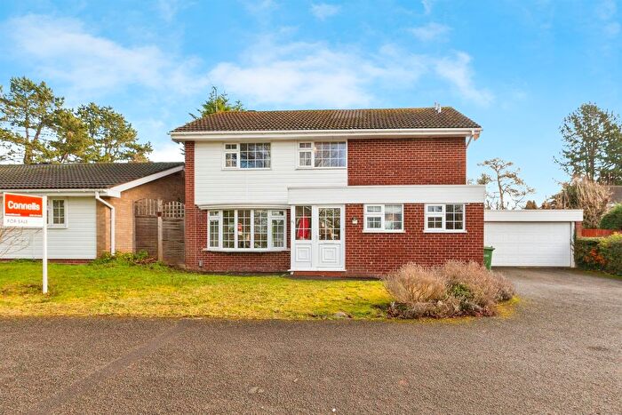 3 Bedroom Detached House For Sale In The Yews, Oadby, Leicester, LE2