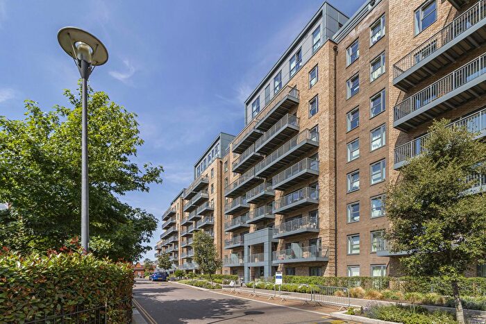 2 Bedroom Flat For Sale In Beaufort Square, Colindale, NW9