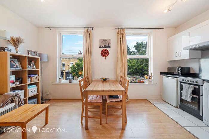 1 Bedroom Flat To Rent In Narford Road, London, E5