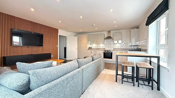 2 Bedroom Flat To Rent In Limestone Road, Chichester, West Sussex, PO20