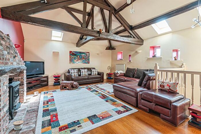 2 Bedroom Cottage For Sale In Far End Lane, Honley, Holmfirth, HD9