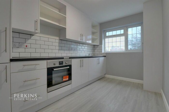 Studio To Rent In Longhook Gardens, Northolt, UB5