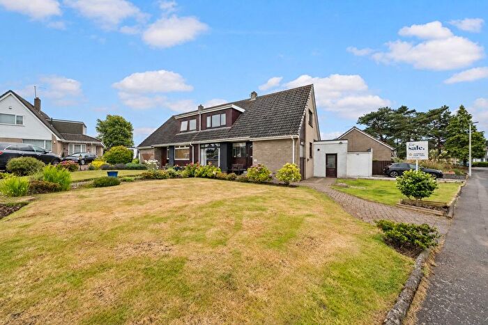 4 Bedroom Semi Detached House For Sale In Cedar Avenue, Stirling, FK8