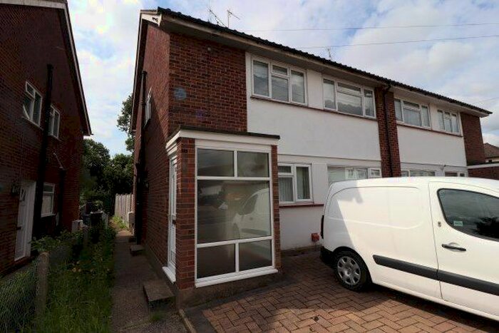 2 Bedroom Maisonette To Rent In Rayleigh Road, Brentwood, CM13