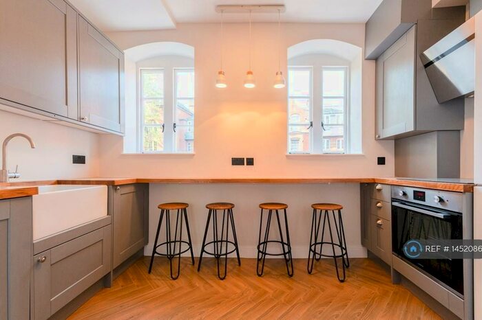 3 Bedroom Flat To Rent In Taplow House, London, E2