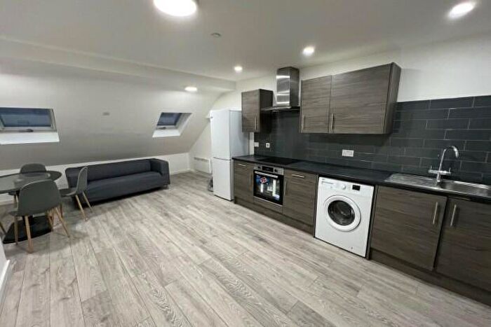 2 Bedroom Flat To Rent In Mackintosh Place Cardiff, CF24