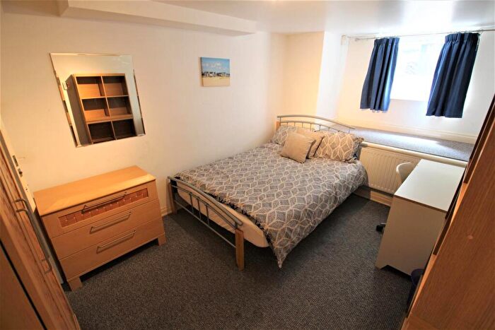 1 Bedroom Terraced House To Rent In Langdale Terrace, Headingley, Leeds, Yorkshire, LS6