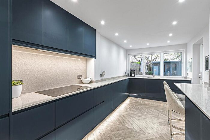 3 Bedroom House For Sale In Kings Road, Sutton, SM2