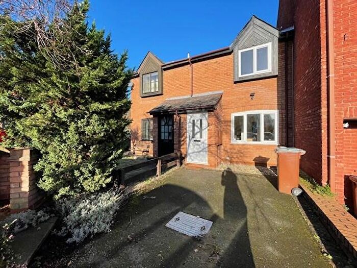 1 Bedroom Town House To Rent In Quayside Close, Nottingham, NG2