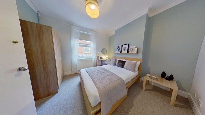 4 Bedroom Terraced House To Rent In Ridding Terrace, Nottingham, NG3