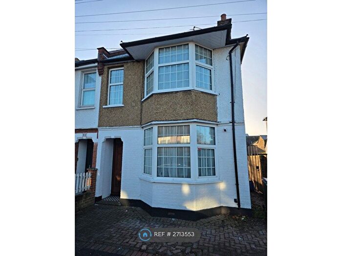3 Bedroom Semi Detached House To Rent In Whippendell Road, Watford, WD18