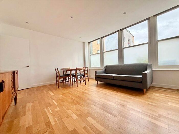 2 Bedroom Flat To Rent In Tanners Hill, SE8
