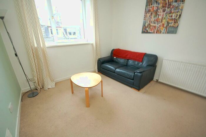 1 Bedroom Flat To Rent In Northfield Place, Rosemount, Aberdeen, AB25
