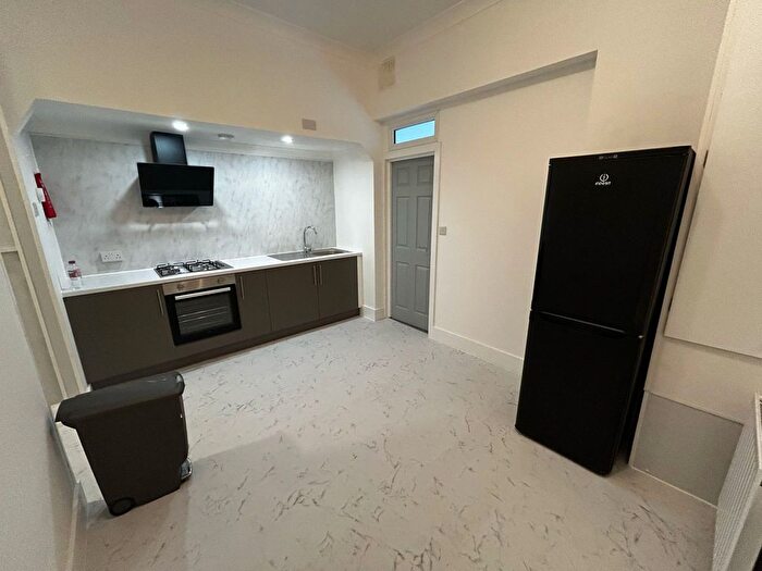 Studio To Rent In Courtland Avenue, Ilford, IG1