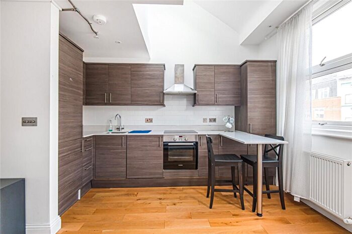 1 Bedroom Flat To Rent In Green Lanes, Harringay, London, N8