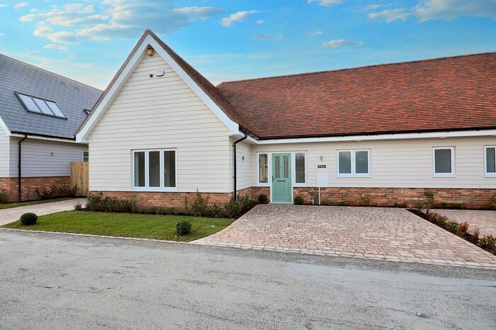 4 Bedroom Semi-Detached House For Sale In Ashford Road, Ashford, TN26