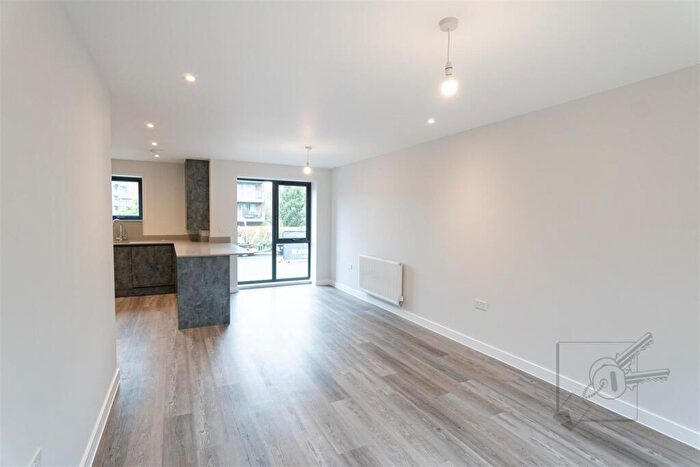 2 Bedroom Apartment To Rent In Ground Floor Flat, St Marys Road, Greenhithe, Kent, DA9