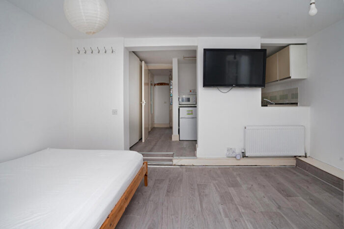 Apartment To Rent In Pratt Street, London, NW1
