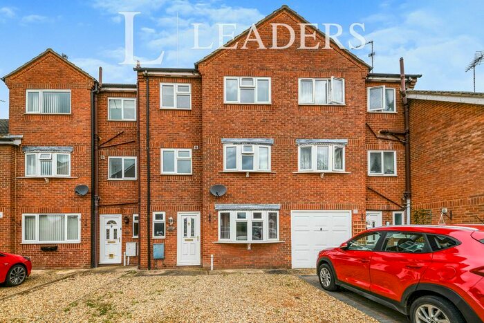 4 Bedroom Town House To Rent In The Hollies, Holbeach, Spalding, PE12