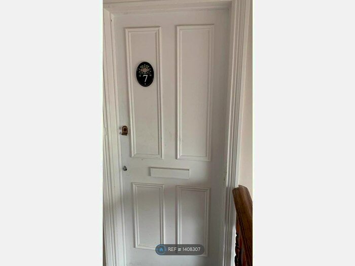 1 Bedroom Flat To Rent In Lower Edgeborough Road, Guildford, GU1