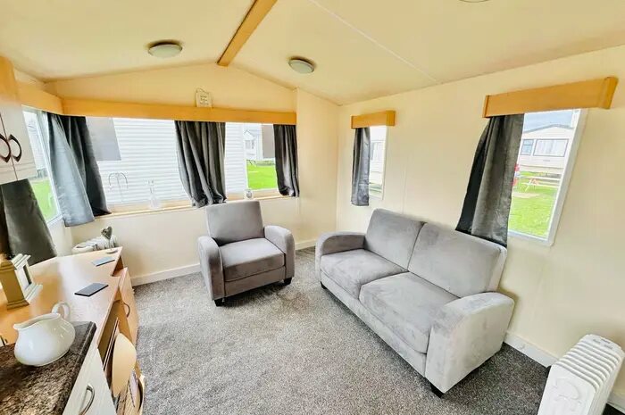 2 Bedroom Mobile/park Home For Sale In Beach Road, St. Osyth, Clacton-On-Sea, CO16