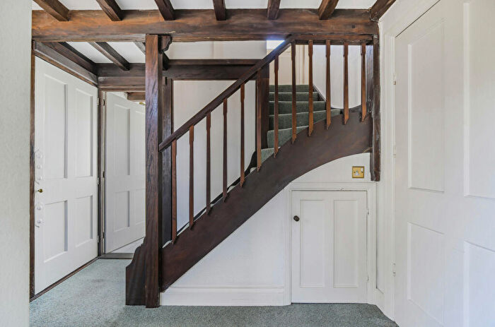 3 Bedroom Detached House For Sale In Highfield Avenue, Twyford, Winchester, Hampshire, SO21