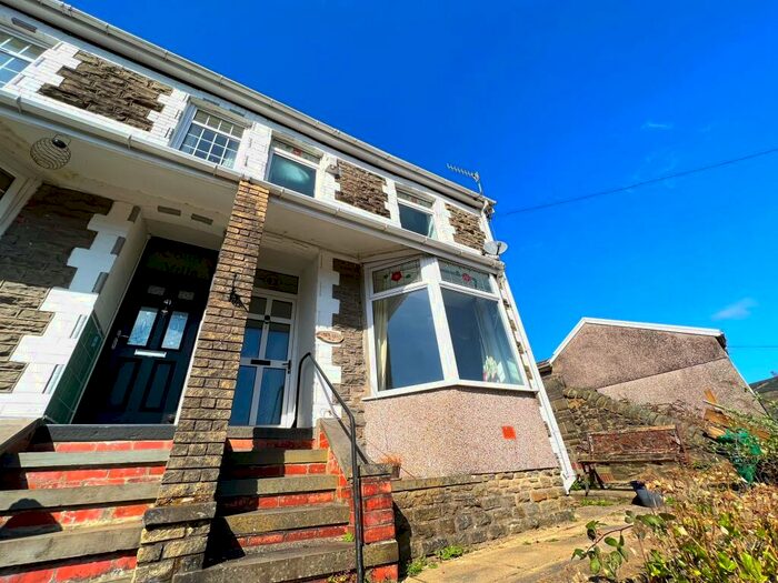 4 Bedroom House To Rent In Penrhys Road, Tylorstown, Ferndale, CF43