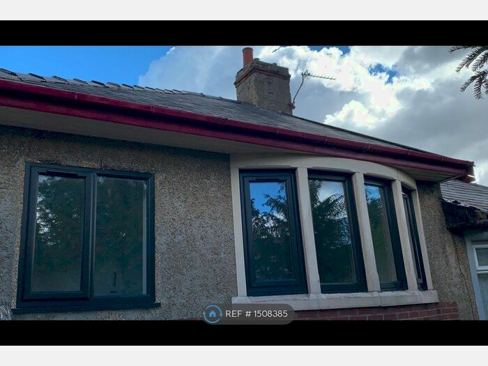 2 Bedroom Bungalow To Rent In Shear Brow, Blackburn, BB1