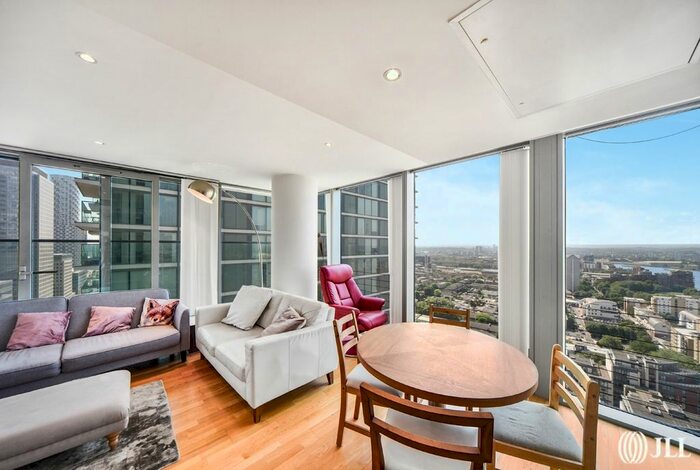 2 Bedroom Flat To Rent In Landmark West Tower, Marsh Wall, E14