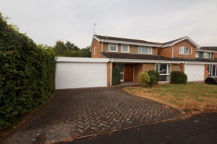 3 Bedroom Property To Rent In Fairlawn, Swindon, SN3