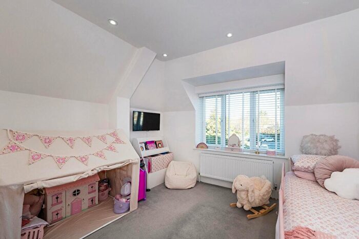 3 Bedroom End Of Terrace House For Sale In Chailey Close, Sidcup, DA15