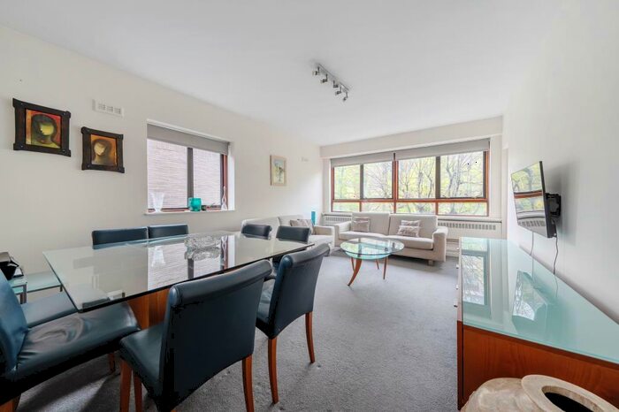 2 Bedroom Apartment To Rent In Danes Court, St Johns Wood, NW8