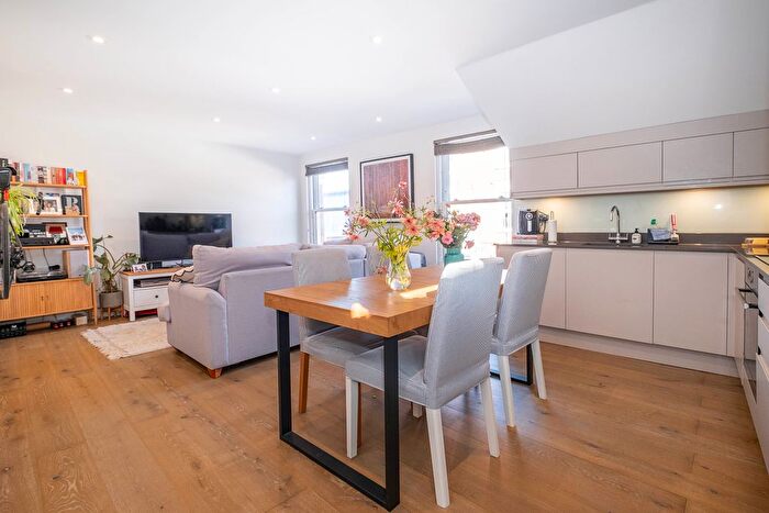 1 Bedroom Flat For Sale In Atheldene Road, London, SW18