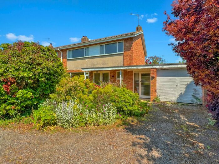 3 Bedroom Semi-Detached House For Sale In Kentings, Comberton, Cambridge, CB23