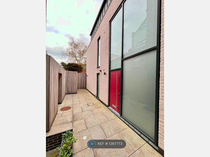 4 Bedroom End Of Terrace House To Rent In Alfred Hill, Bristol, BS2