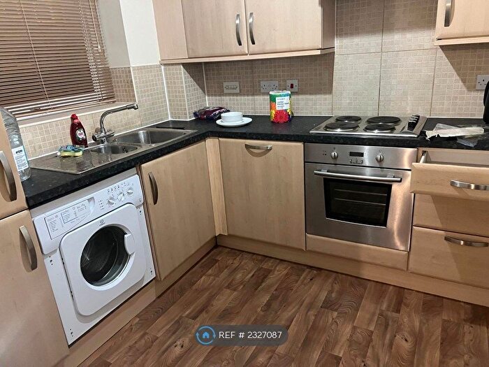 2 Bedroom Flat To Rent In Florey Court, Swindon, SN1