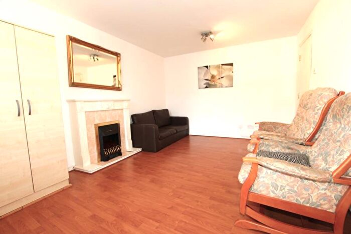 2 Bedroom Apartment To Rent In Chamberlayne Ave, Wembley, HA9