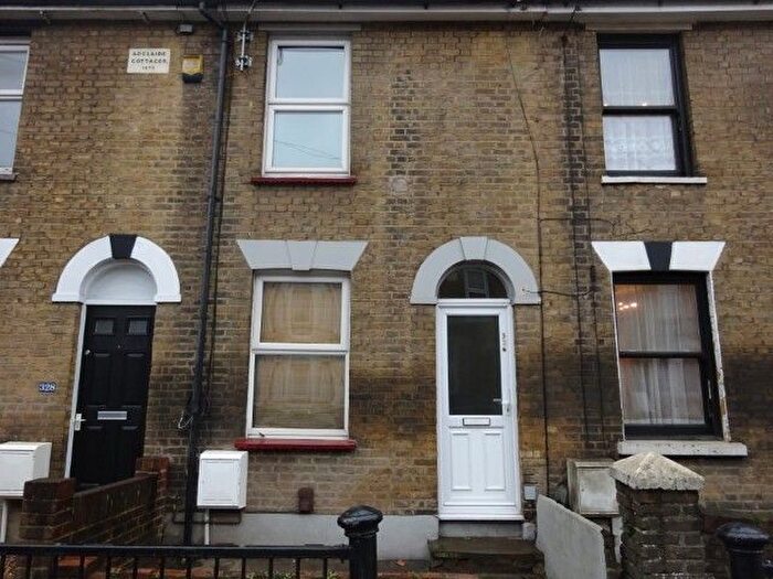 2 Bedroom Terraced House To Rent In Luton Road, Chatham, ME4
