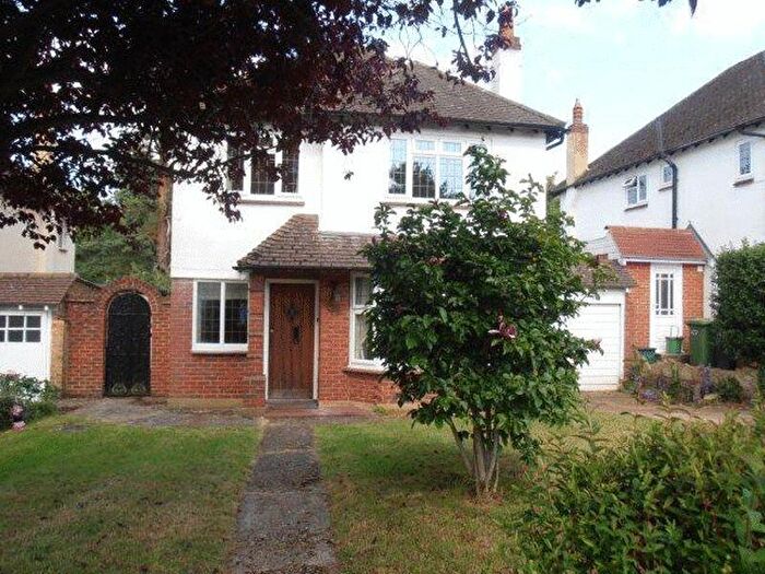 3 Bedroom Detached House To Rent In Epsom, KT18