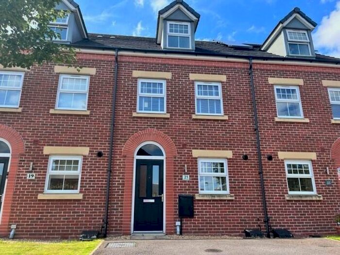 3 Bedroom Mews To Rent In Saner Drive, Winnington, CW8