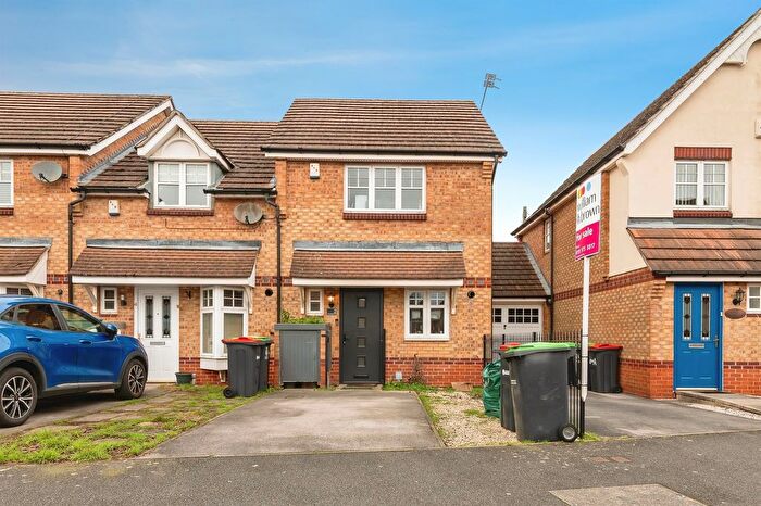2 Bedroom Property For Sale In Versailles Gardens, Hucknall, Nottingham, NG15
