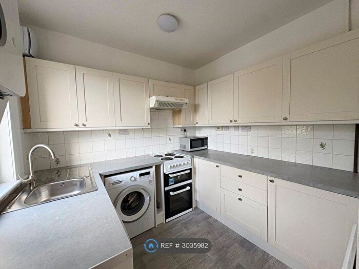 2 Bedroom Flat To Rent In Lochend Park, Edinburgh, EH7