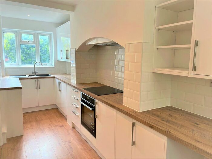 3 Bedroom End Of Terrace House To Rent In Bridge Road, Gillingham, ME7