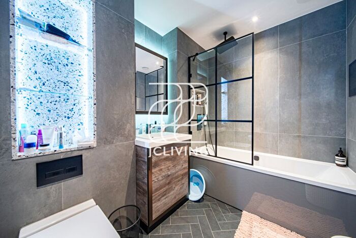 1 Bedroom Flat To Rent In Hewett Street, London, EC2A