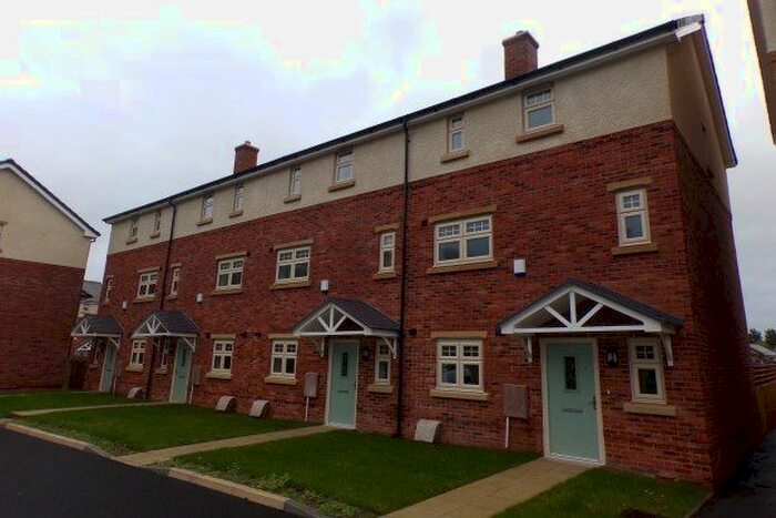 3 Bedroom Town House To Rent In Whitehall Drive, Preston PR3