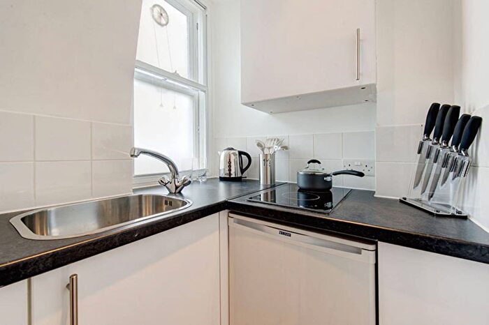 1 Bedroom Flat To Rent In Hill Street, Mayfair, London, W1J