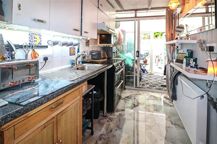 3 Bedroom Terraced House For Sale In Hazel Road, Erith, DA8