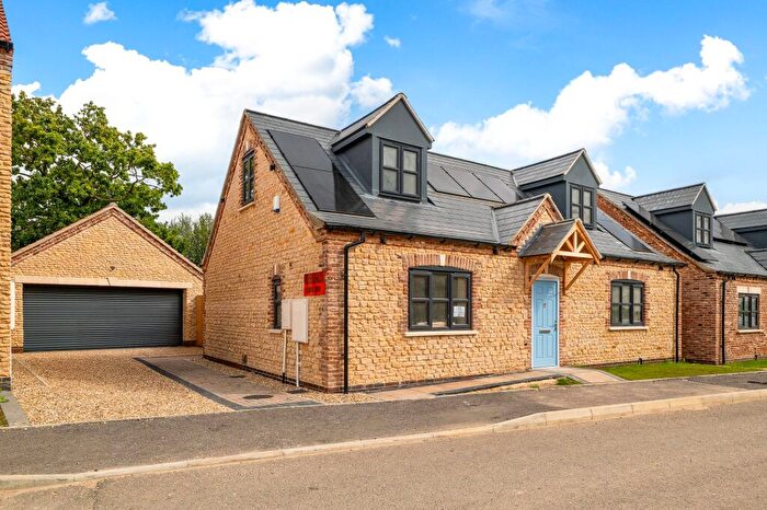 3 Bedroom Detached Bungalow For Sale In Cleveland Avenue, North Hykeham, LN6