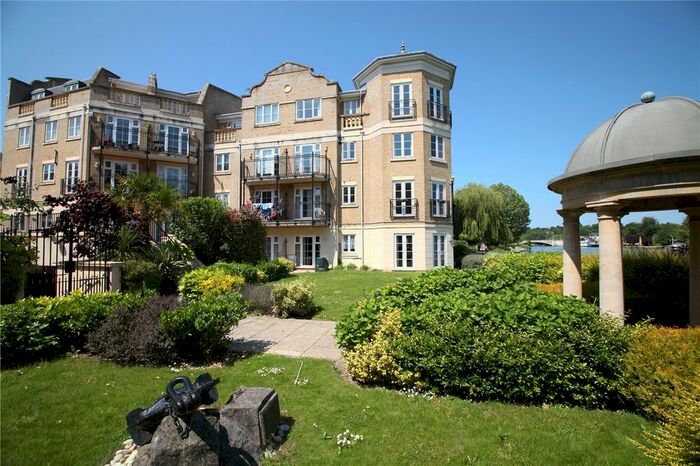 2 Bedroom Flat To Rent In Regents Riverside, Brigham Road, Reading, Berkshire, RG1
