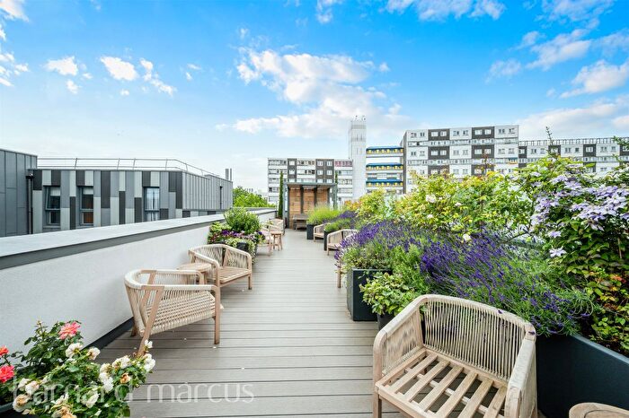 1 Bedroom Property For Sale In Battersea Park Road, London, SW11